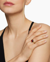 Chatelaine® Ring in 18K Yellow Gold with Garnet and Diamonds, 11mm